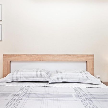 Apartments Isja Тиват Экстерьер фото