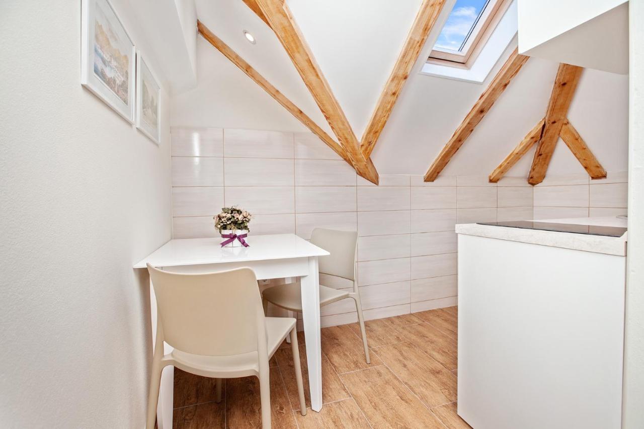 Apartments Isja Тиват Экстерьер фото