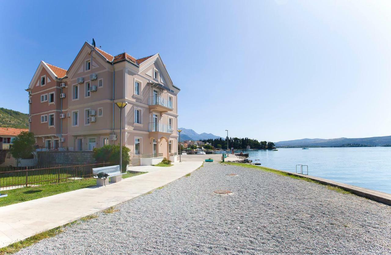 Apartments Isja Тиват Экстерьер фото